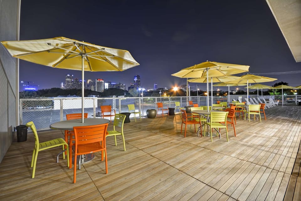 Home2 Suites by Hilton Dallas Downtown at Baylor Scott & White Hotel in Dallas