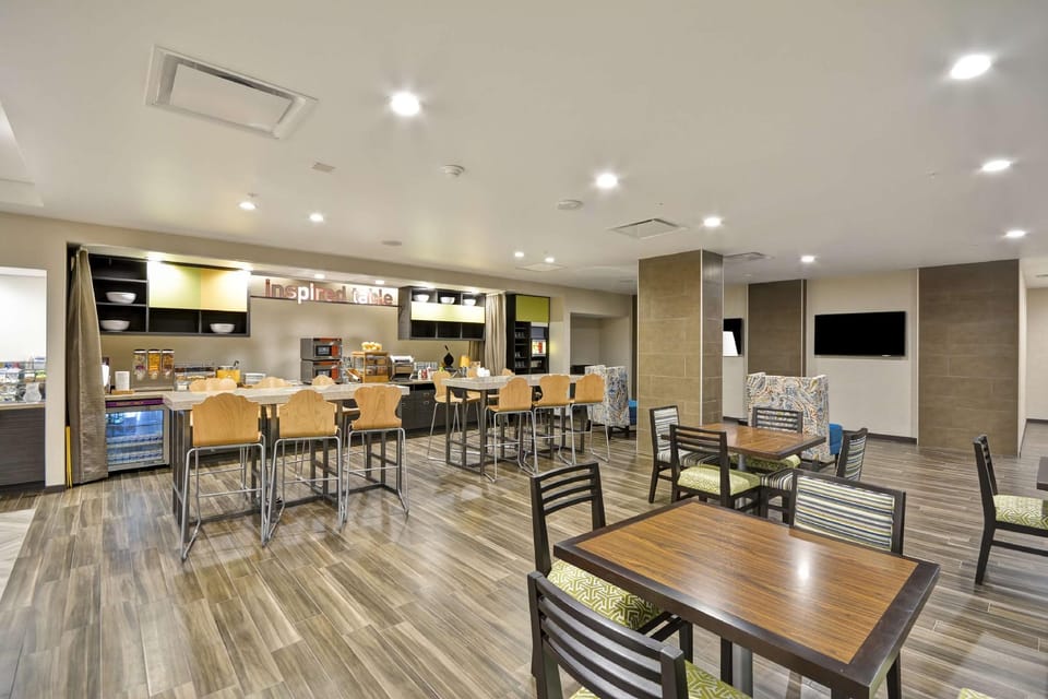 Home2 Suites by Hilton Dallas Downtown at Baylor Scott & White Hotel in Dallas