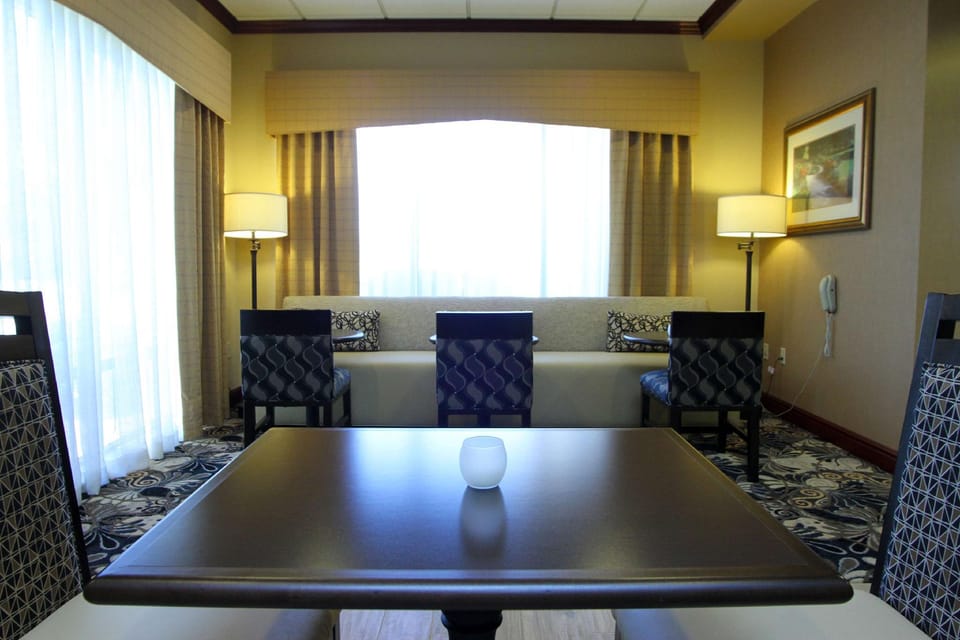 Hampton Inn Clinton Mo Hotel in Ozark Mountains