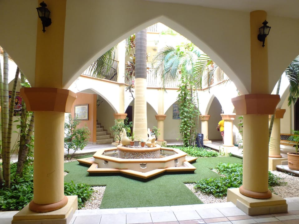 Sahara Hotel Hotel in Playa del Carmen