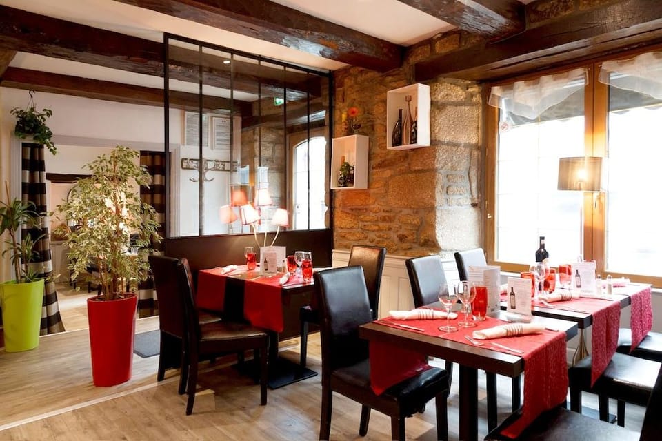 Auberge Du Cheval Blanc - Logis Hotel Hotel in Brittany