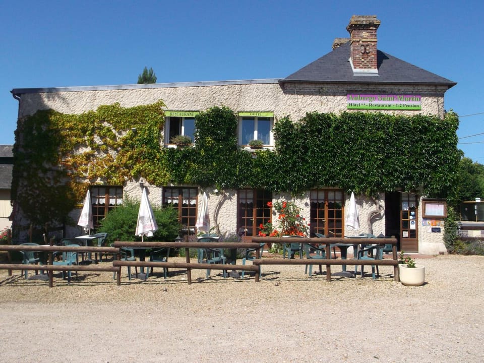 Logis Hotel Restaurant Auberge Saint Martin Hotel in Normandy