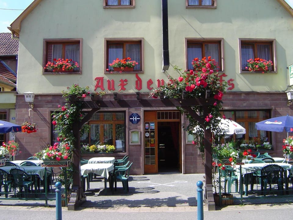 Aux Deux Clefs Hotel in Grand Est