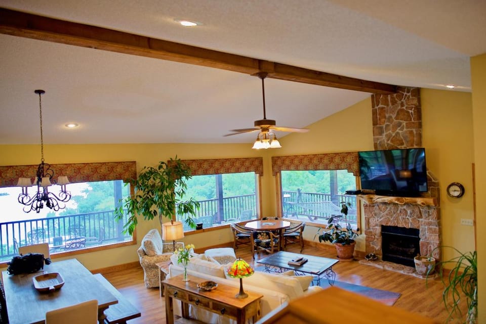 Beaver Lake Cottages Resort in Beaver Lake