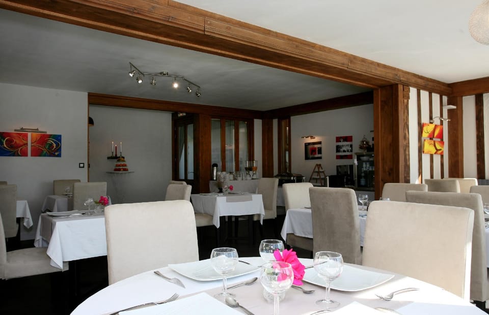 Hotel La Grande Bruyere Hotel in Normandy