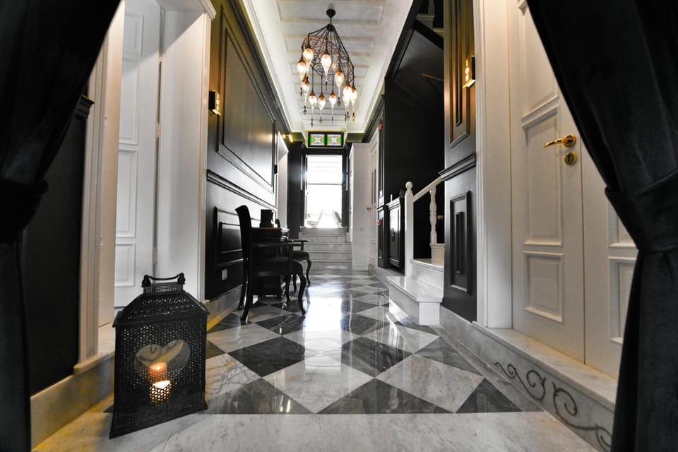 Siyah Lale Cunda 1841 Hotel in İzmir Province