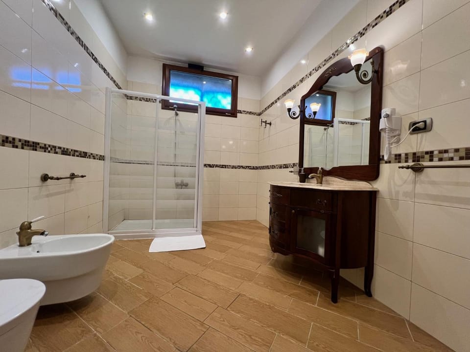 Airport Rooms - Bari Hotel in Bari