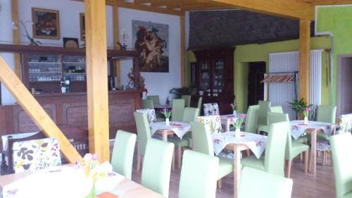 AllerHand Gastezimmer Nohen Hotel in Saarland, 66, Germany
