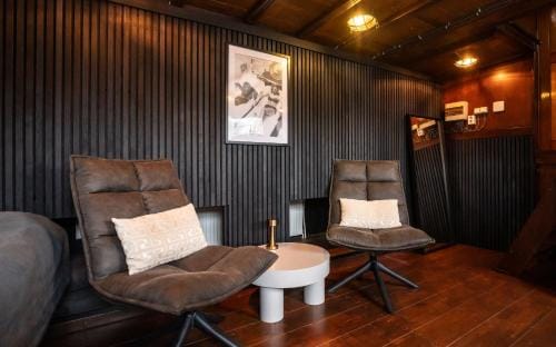 Houseboat-Amsterdam-Classic Hotel in Amsterdam