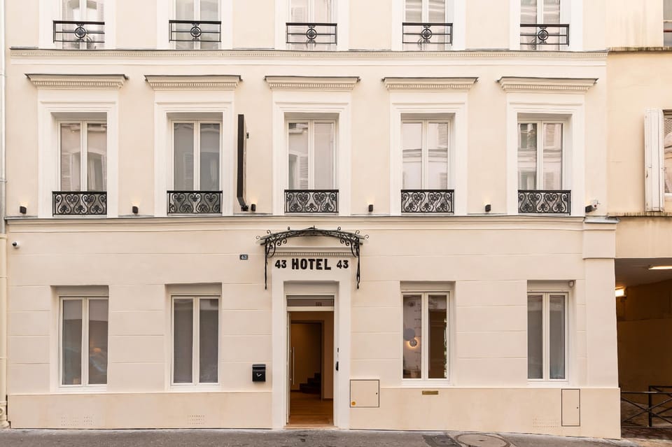 HOTEL AU COEUR DE REPUBLIQUE Hotel in Paris