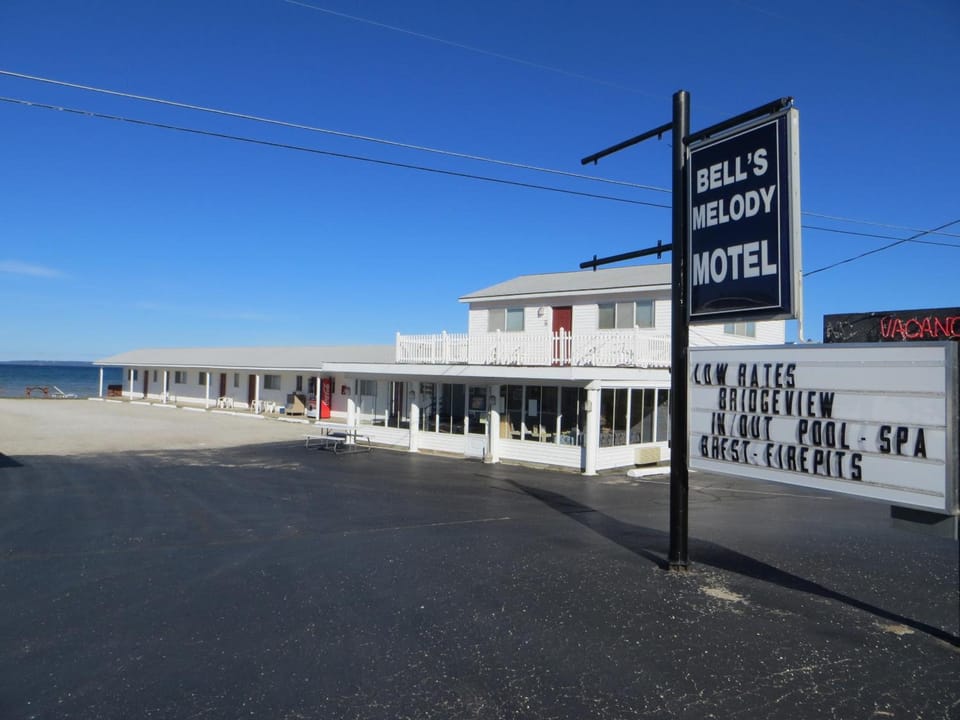 Bells Melody Motel Motel in Mackinaw City