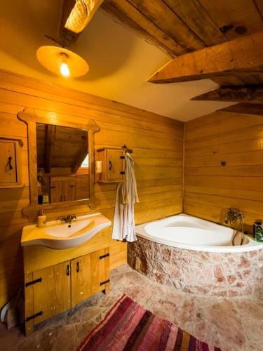 Old Wine House - Montenegro Hotel in Kotor Municipality