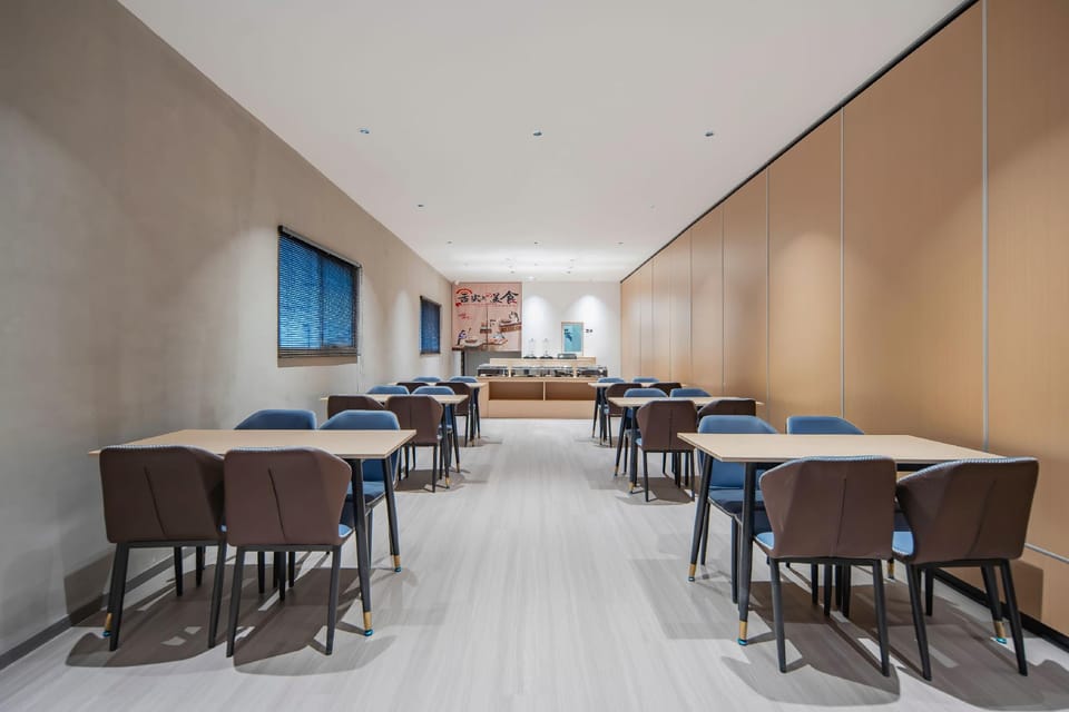 Yuelong Bay Business Hotel (Changzhou Wujin Wuyue Plaza) Hotel in Suzhou