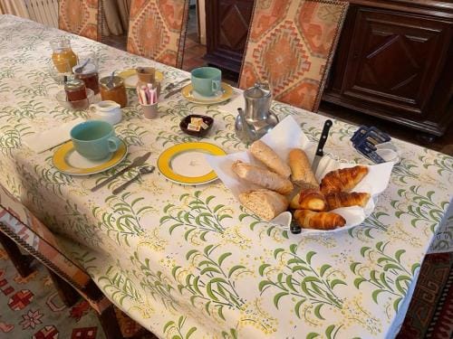 Suite le Quervalat dans magnifique bastide 18eme Hotel in Aix-en-Provence