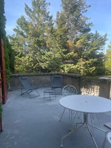 Suite le Quervalat dans magnifique bastide 18eme Hotel in Aix-en-Provence