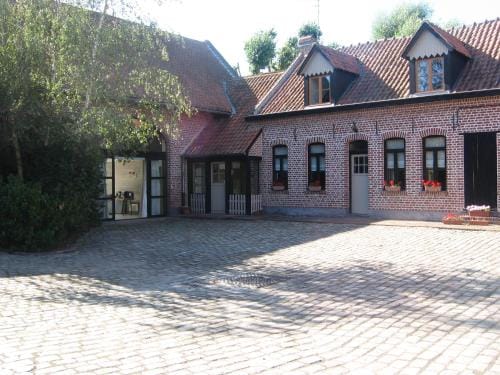 Gite Du Haut Ballot Hotel in Flanders