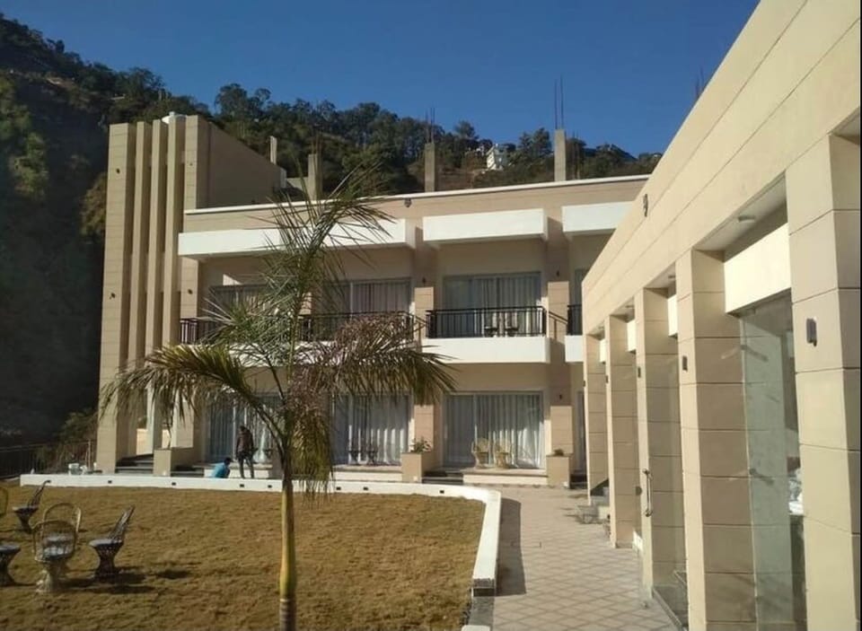 Royal Suites by Park Tree Chakki Mor Hotel in Himachal Pradesh