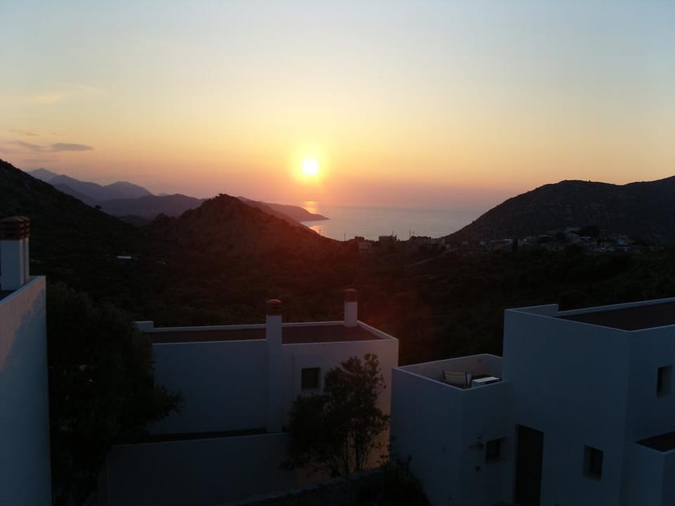 Achlada - Mourtzanakis Residence Hotel in Crete