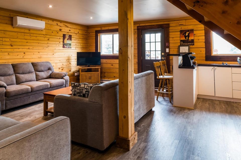 Glacier House Hotel & Resort Resort in Revelstoke