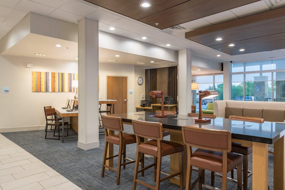 Holiday Inn Express & Suites San Marcos South By IHG Hotel in San Marcos