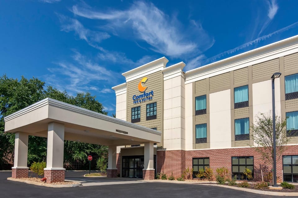 Comfort Inn & Suites Charlottesville Hollymead Town Center Hotel in Shenandoah Valley