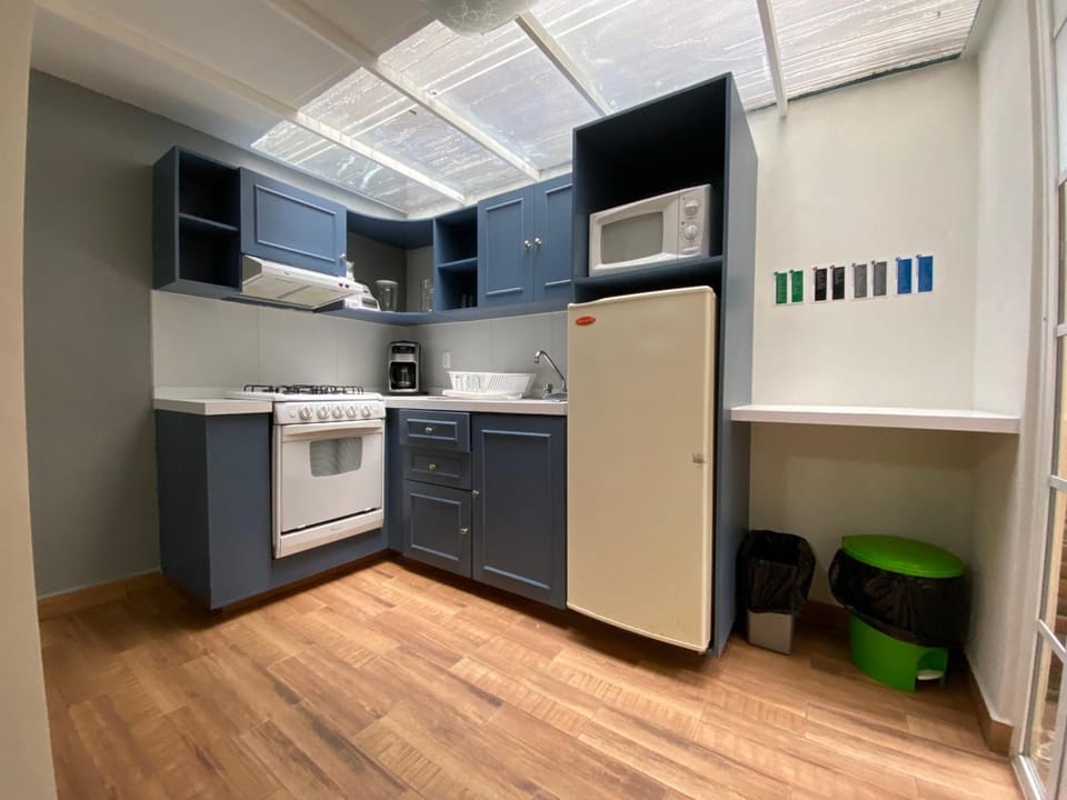 Grupo Kings Suites - Bosques de Duraznos 78 Hotel in Mexico City