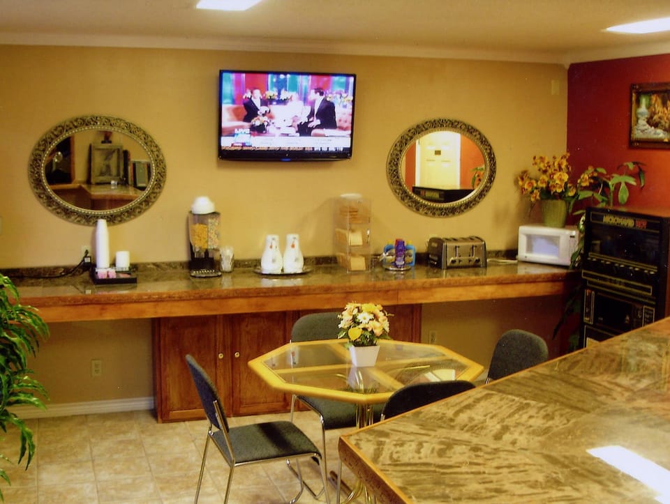 Hillcrest Inn & Suites Hotel in Texas