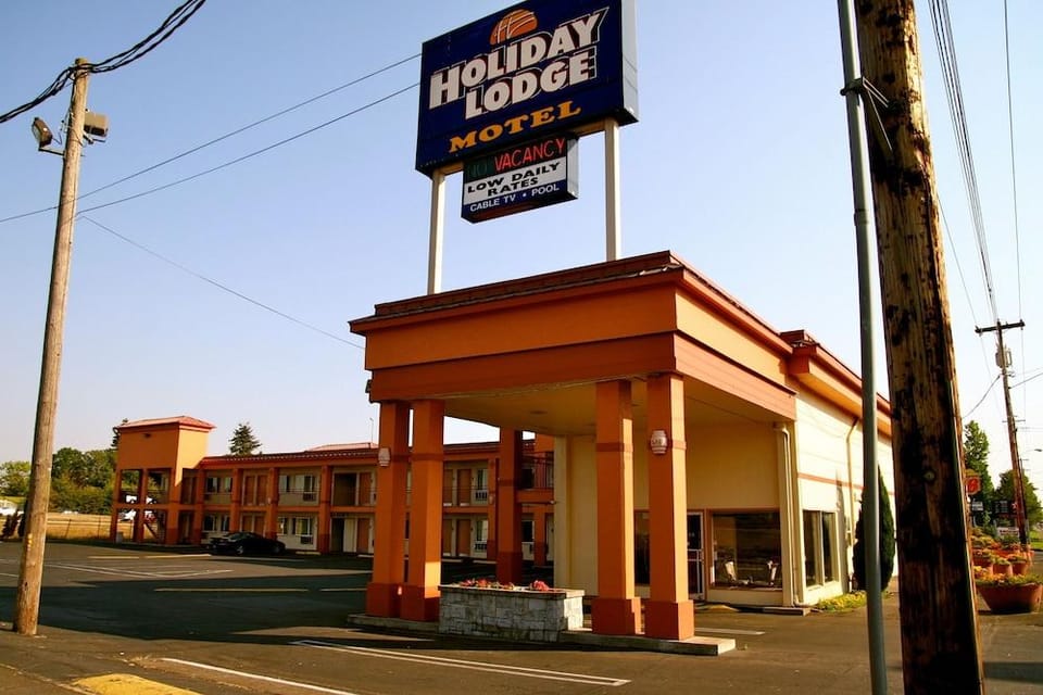 Holiday Lodge - Salem,OR Motel in Salem