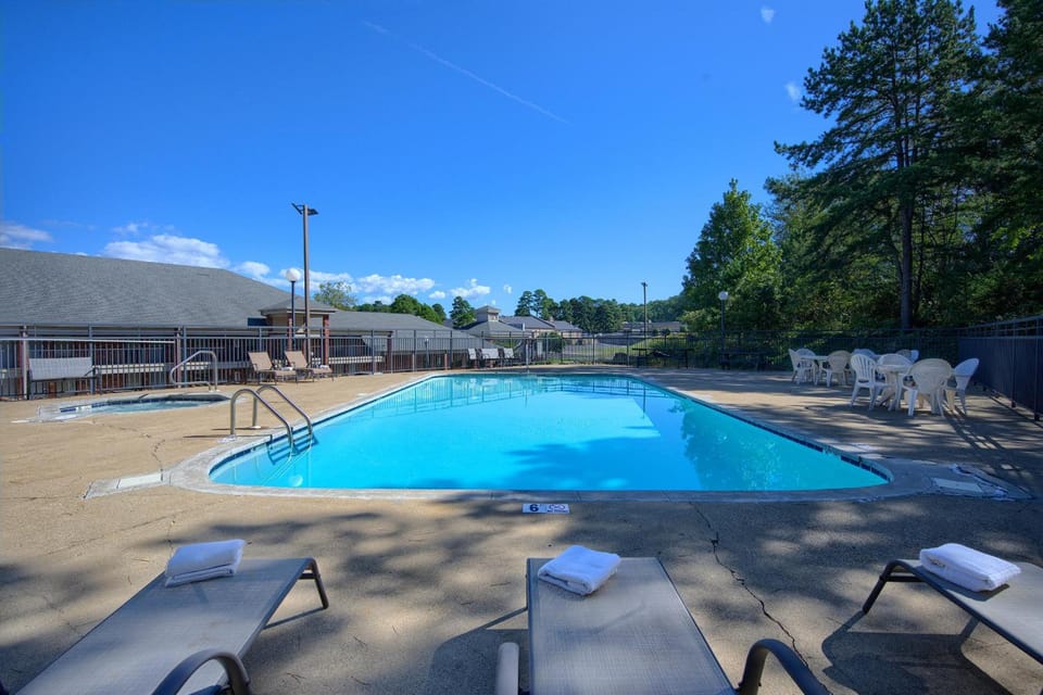 Hot Springs Village Inn Hotel in Garland County
