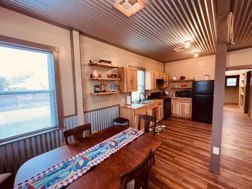 Texas Blue Apple Cottage Hotel in Medina