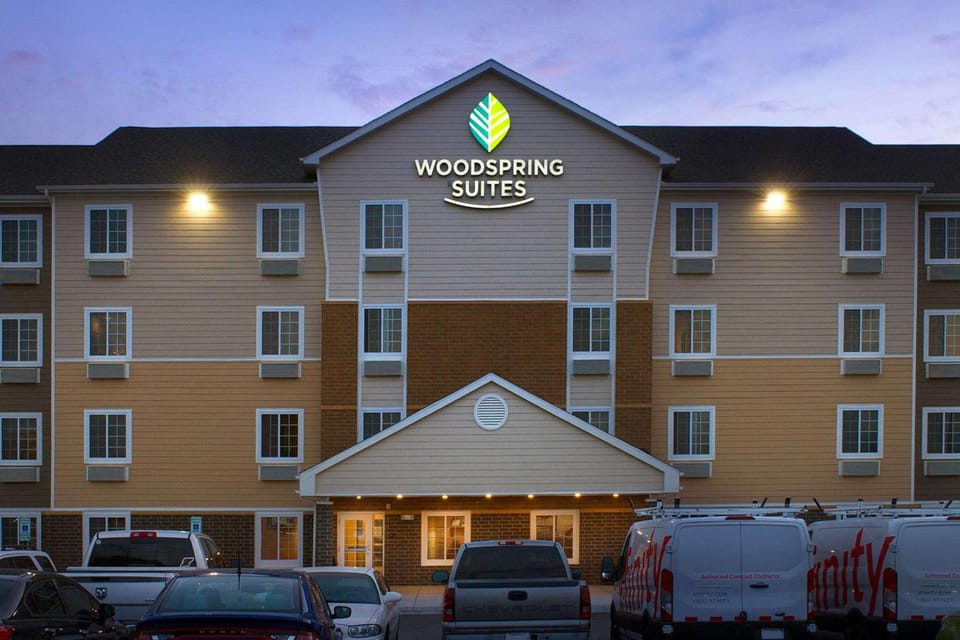 WoodSpring Suites Chicago Romeoville Hotel in Bolingbrook
