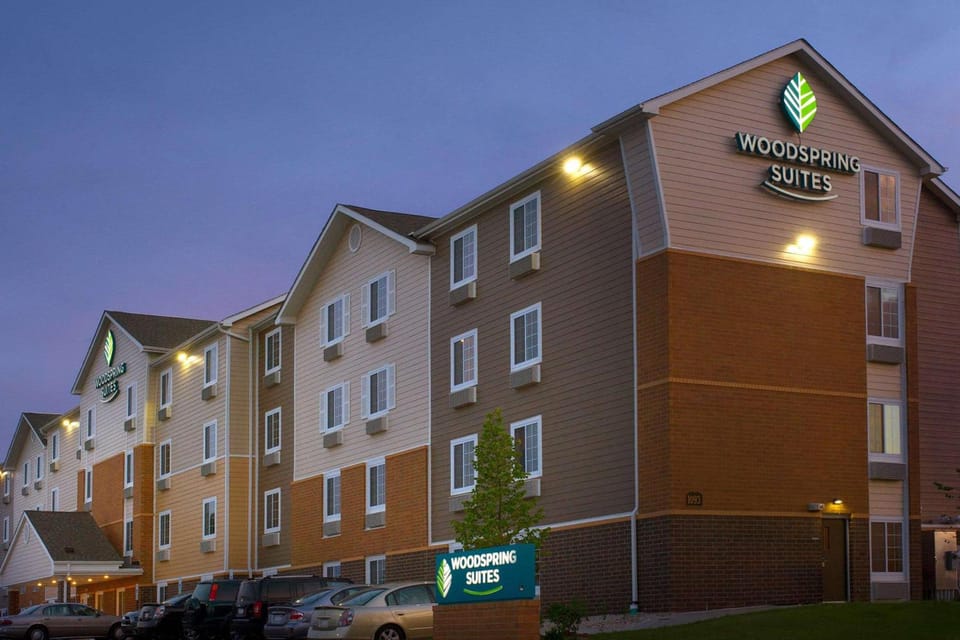 WoodSpring Suites Chicago Romeoville Hotel in Bolingbrook