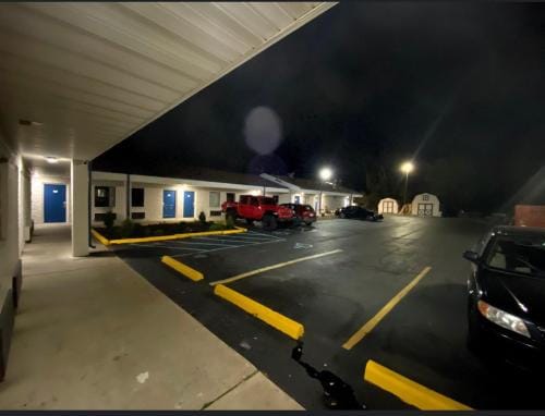 DELUXE INN Motel in Ohio