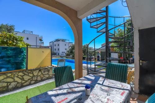 Apartments Fidelis Hotel in Okrug Gornji