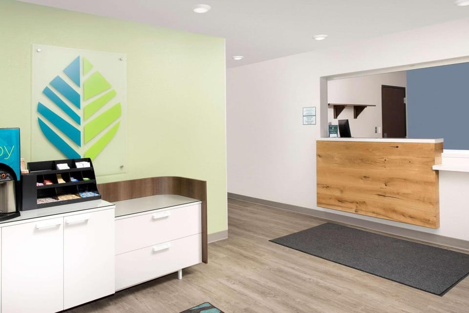 WoodSpring Suites Chicago Tinley Park Hotel in Tinley Park