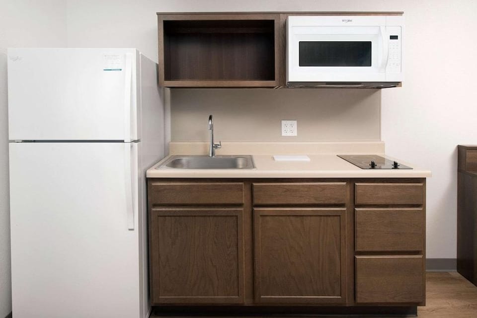 WoodSpring Suites Chicago Tinley Park Hotel in Tinley Park