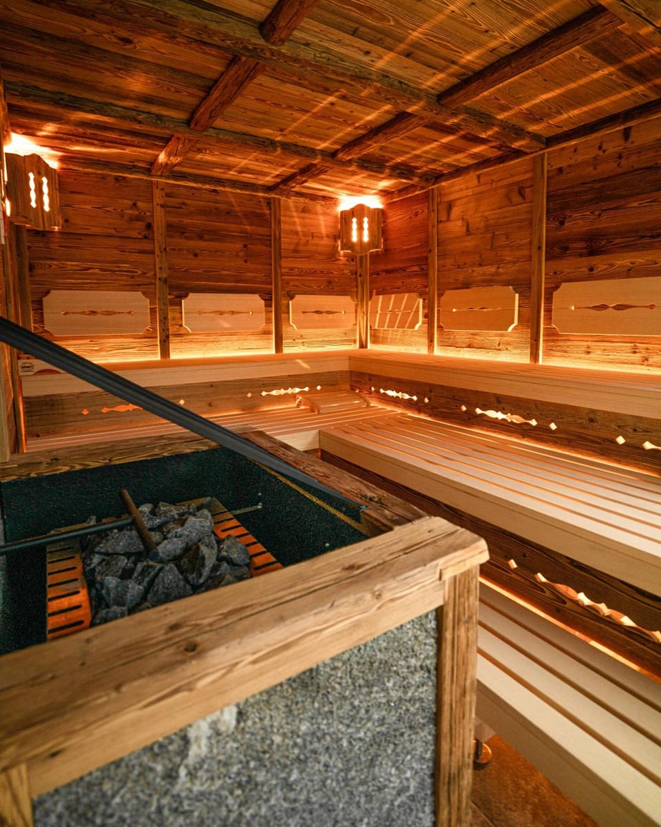 Hotel "Zum Ritter" Hotel in Tyrol