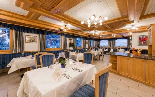 B&B Hotel Alpenrose Rooms & Apartments Hotel in Trentino-South Tyrol