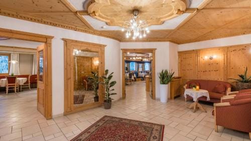 B&B Hotel Alpenrose Rooms & Apartments Hotel in Trentino-South Tyrol