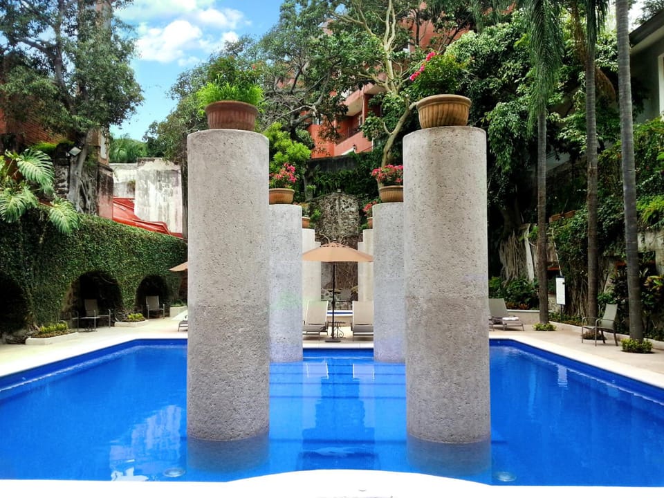 Swimming pool
