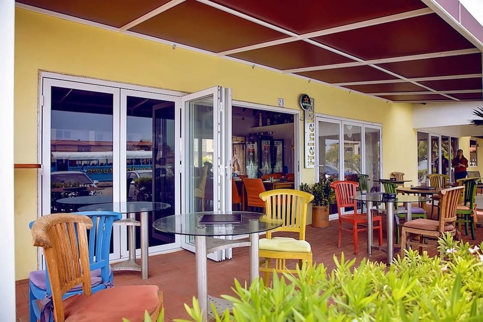 Treasures at the Pearl Eagle Beach Hotel in Noord