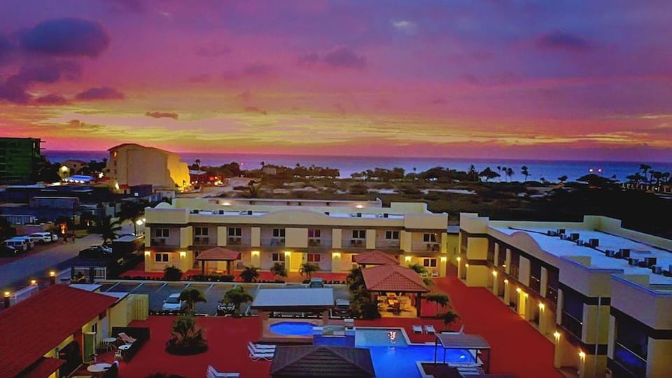 Treasures at the Pearl Eagle Beach Hotel in Noord