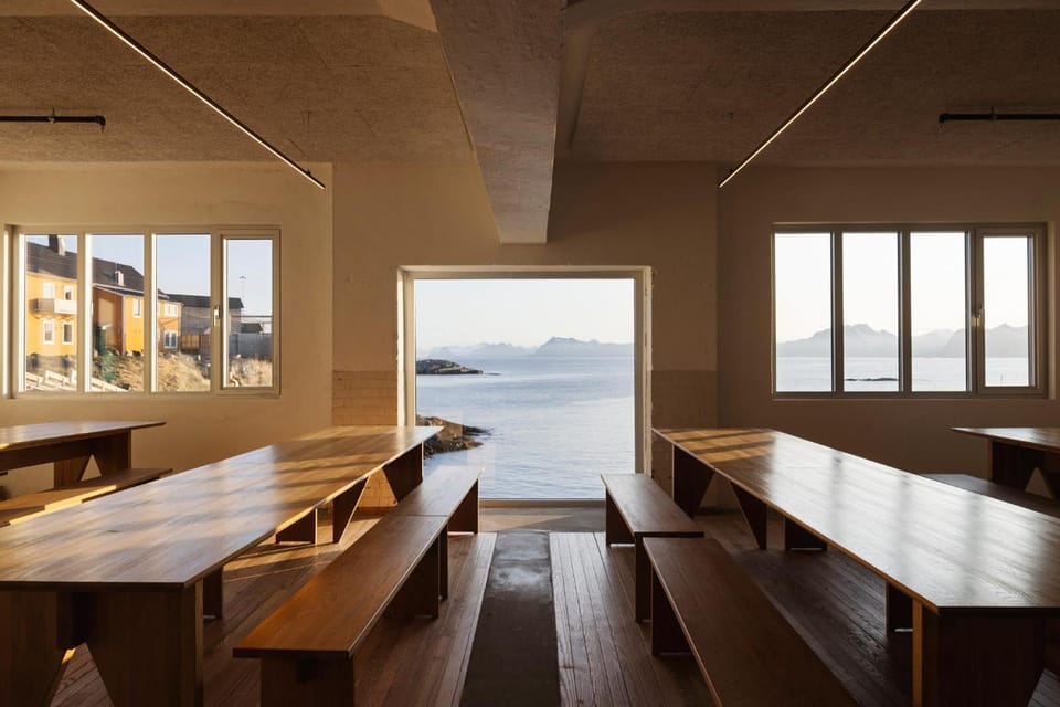 Shared lounge/TV area