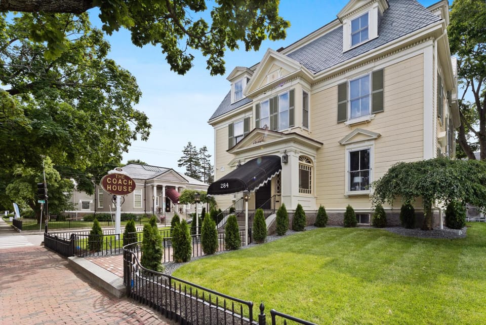 The Coach House Hotel in Marblehead