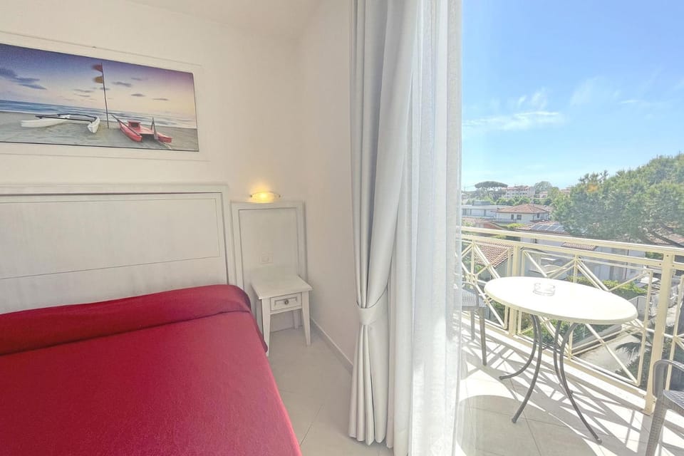 HOTEL PIGALLE Hotel in Forte dei Marmi