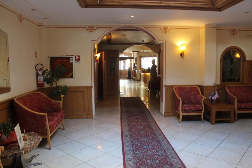 Hotel Canada Hotel in Pinzolo