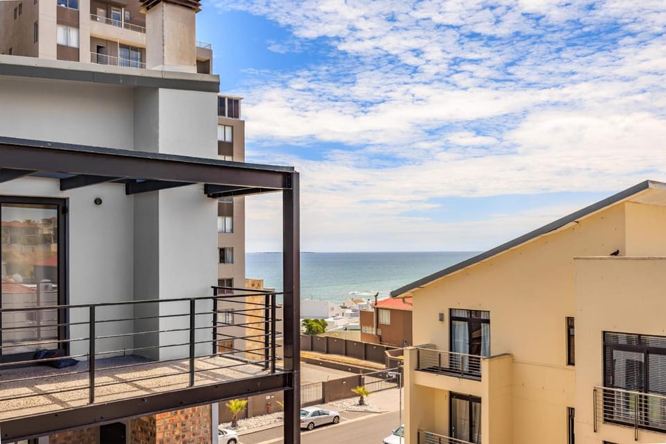 Manhattan On Coral Apartments Hotel in Cape Town