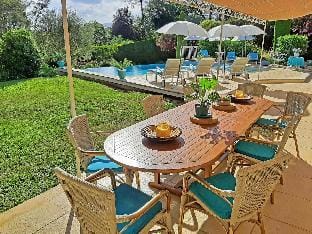 Lily of the Valley Villa near St Paul de Vence Hotel in Roquefort-les-Pins