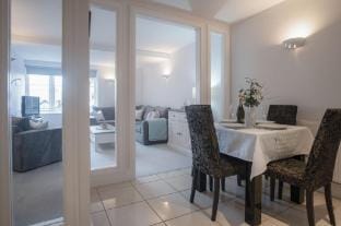 Minarvon - 2 Bedroom Apartment - Saundersfoot Hotel in Saundersfoot