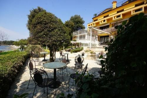 Room in Rovinj with terrace, air conditioning, W-LAN 81-6 Hotel in Rovinj